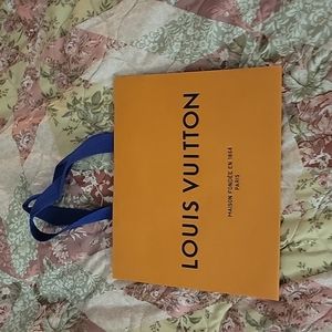 Louis Vuttion shopping bag 🛍